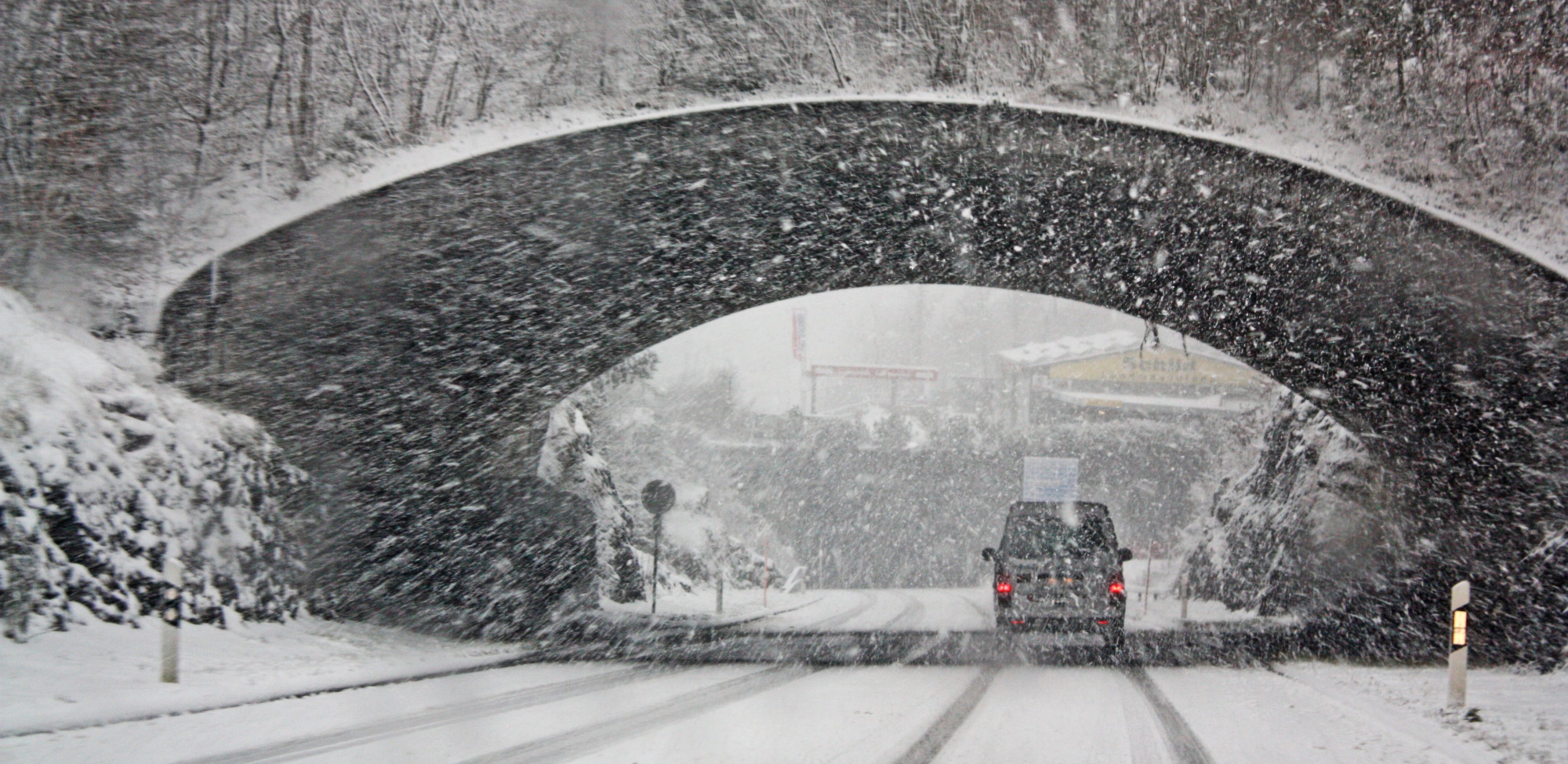 truck-driver-winter-roads