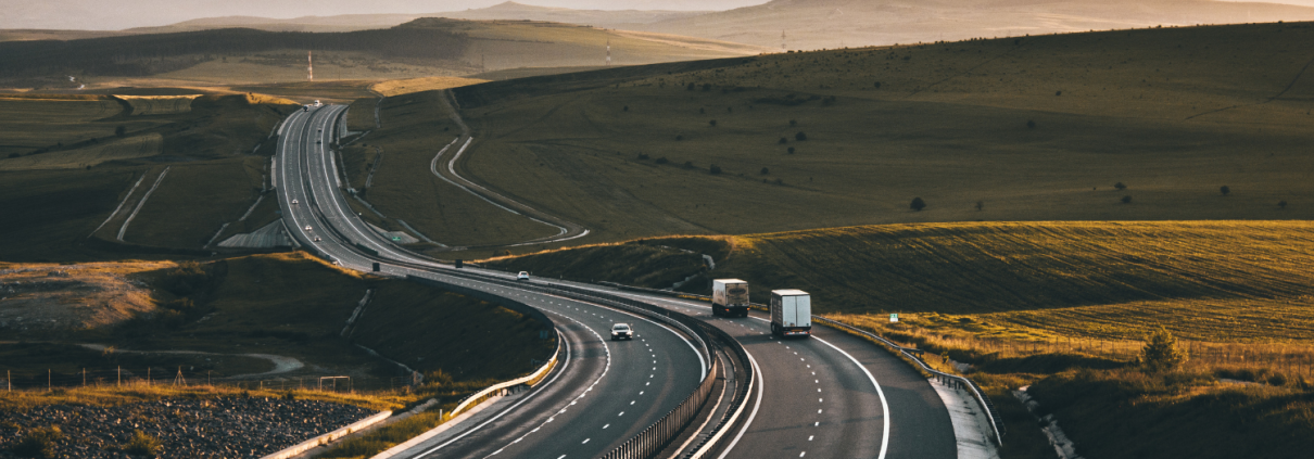 A Truck Driver’s Guide to P&D Routes vs. Longhaul Runs